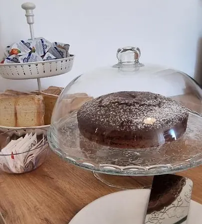 Alojamento de Acomodação e Pequeno-almoço Halicyae Salemi